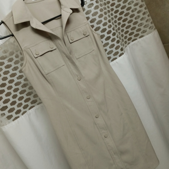 Great Calvin Klein Sleeveless Khaki 